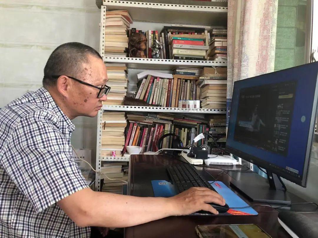 一剑平江湖女主男主是谁(《一剑平江湖》再版亮相云南作家姚霏患病后重出江湖) 第3张 一剑平江湖女主男主是谁(《一剑平江湖》再版亮相云南作家姚霏患病后重出江湖) 第3张